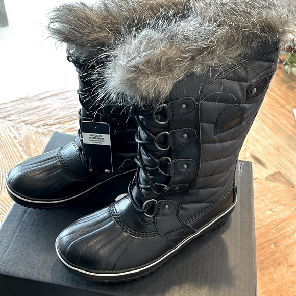 NEW Sorel Waterproof Insulated Women’s Boots - Picture 2 of 10